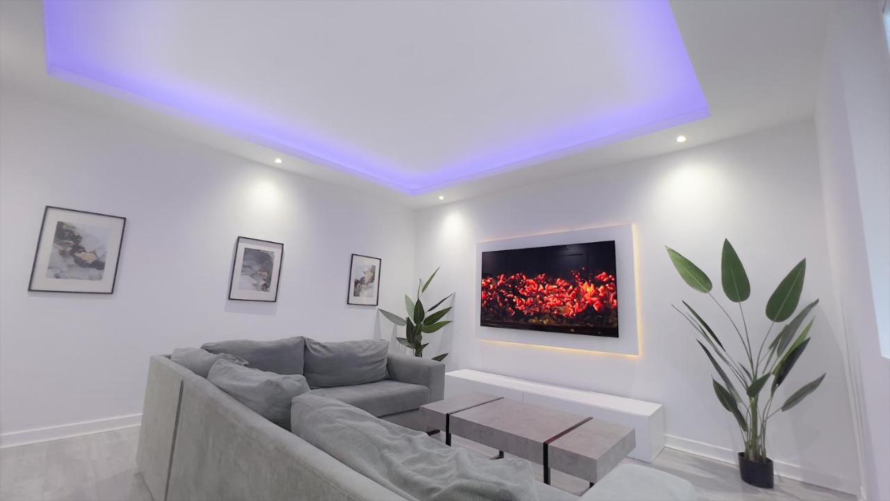 Stunning Luxury Apartment Near Motherwell Wishaw  Exterior photo